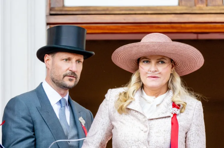 Sin joj u zatvoru zbog silovanja, ona neizlječivo bolesna: Tko je norve&scaron;ka princeza Mette-Marit?