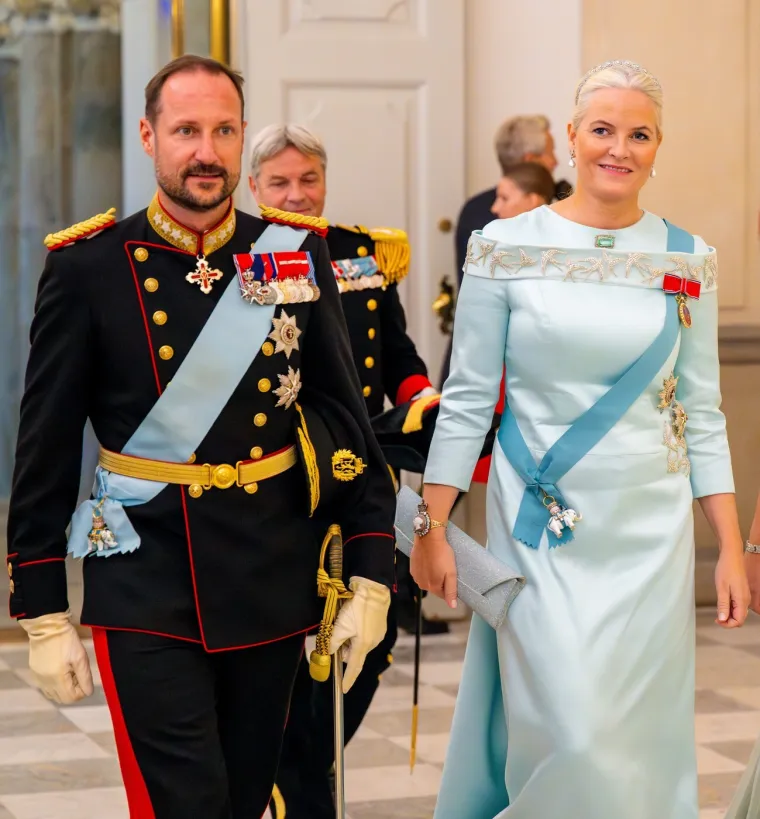 Sin joj u zatvoru zbog silovanja, ona neizlječivo bolesna: Tko je norve&scaron;ka princeza Mette-Marit?