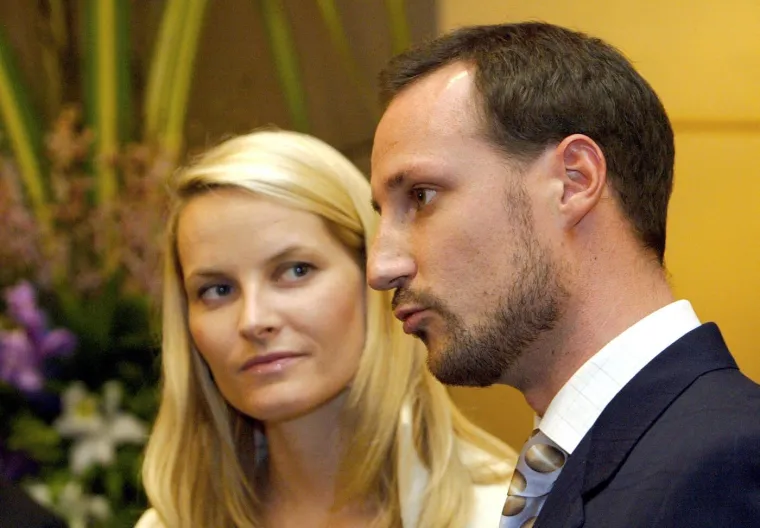 Sin joj u zatvoru zbog silovanja, ona neizlječivo bolesna: Tko je norve&scaron;ka princeza Mette-Marit?