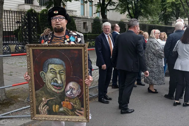 Ismijavao Putina pa dobio metak u leđa: Ovo su djela koja su razbjesnila diktatora