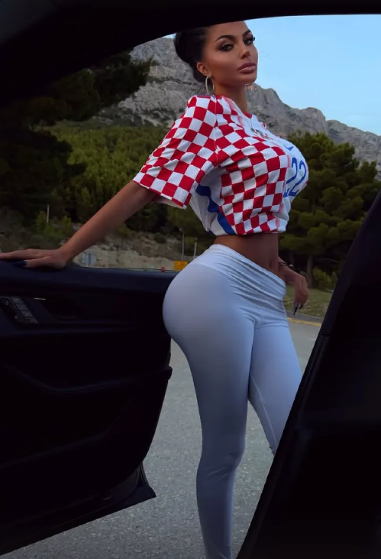 Vatrena Magdalena spremna za utakmicu: Atraktivna Hrvatica ovako izgleda bez trunke Photoshopa