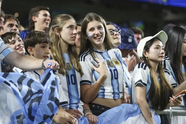Nogomet kroz ženske oči: One su osvojile tribine na Svjetskom prvenstvu i fan zone diljem planete