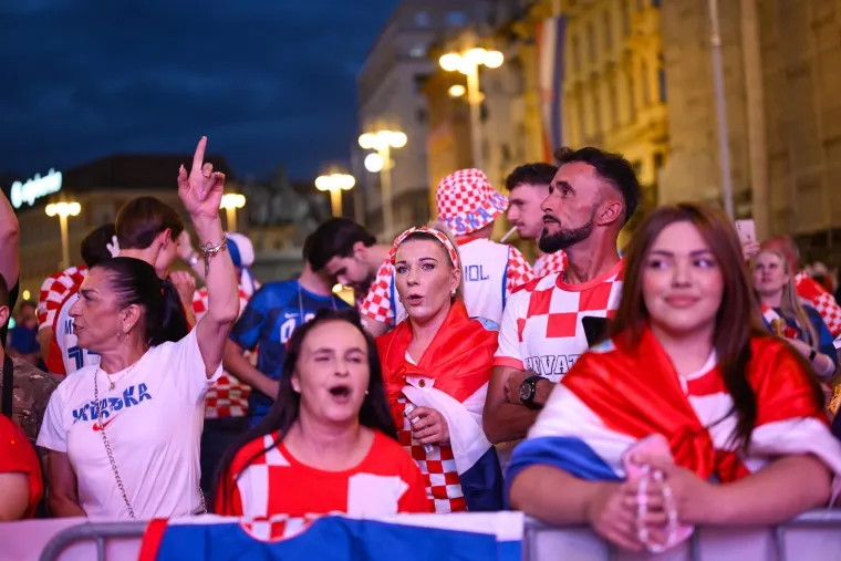 Jedna zemlja, ista emocija! Ovako izgleda navijanje za Vatrene diljem Hrvatske