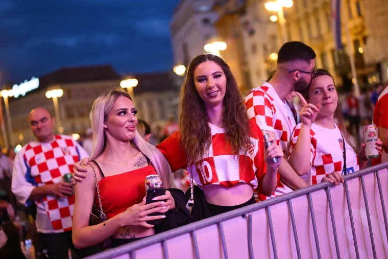 Jedna zemlja, ista emocija! Ovako izgleda navijanje za Vatrene diljem Hrvatske