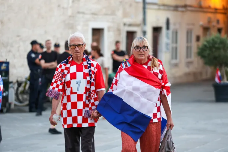 Jedna zemlja, ista emocija! Ovako izgleda navijanje za Vatrene diljem Hrvatske