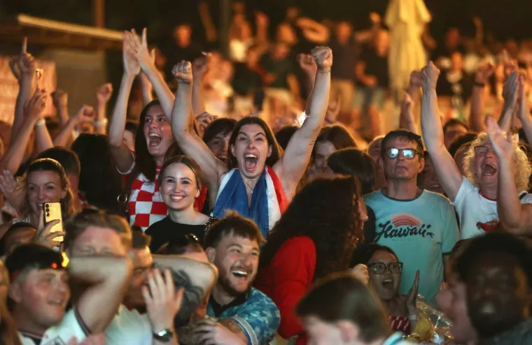 Jedna zemlja, ista emocija! Ovako izgleda navijanje za Vatrene diljem Hrvatske