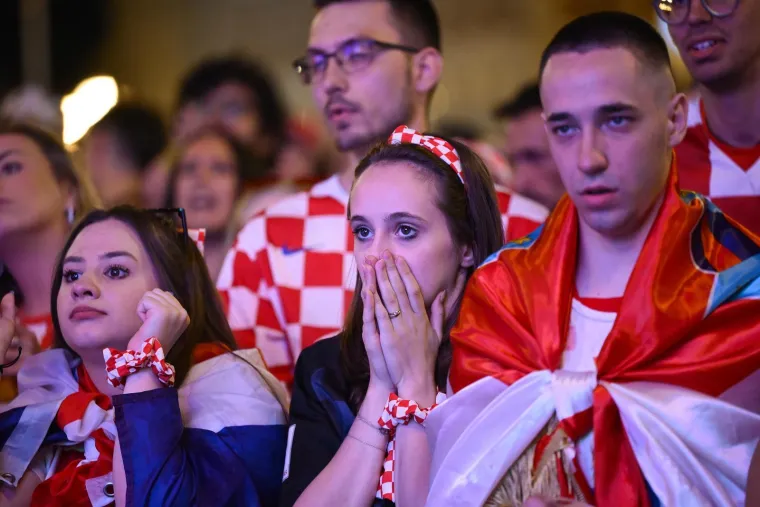 Jedna zemlja, ista emocija! Ovako izgleda navijanje za Vatrene diljem Hrvatske