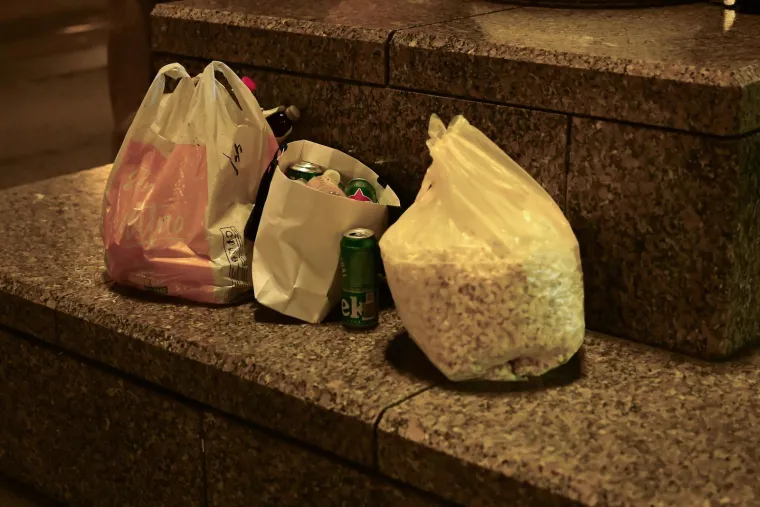 Pogledajte &scaron;to su navijači ostavili na Trgu osim srca i glasa: Čistoća ekspresno sanirala