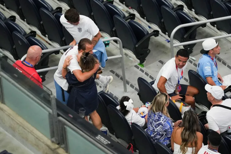 Englezi sru&scaron;ili Hrvatsku pa pohitali svojim ljepoticama, pogledajte &scaron;to su radili