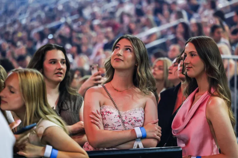 Pogledajte &scaron;to je napravio Jakov Jozinović u Areni: Posebna go&scaron;ća otela pažnju kamere