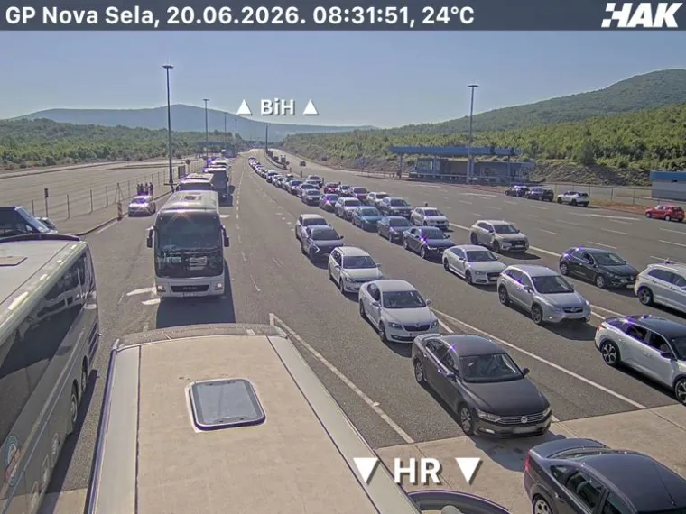 Gužve prema Jadranu: Kolone vozila protežu se kilometrima