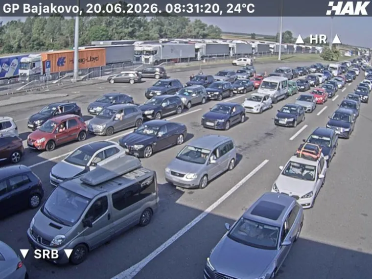 Gužve prema Jadranu: Kolone vozila protežu se kilometrima