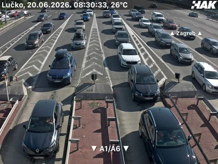 Gužve prema Jadranu: Kolone vozila protežu se kilometrima
