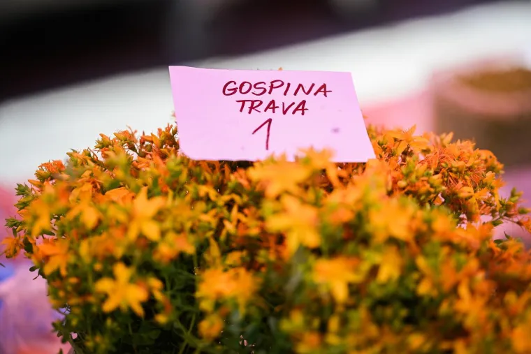 Tre&scaron;nje 4, breskve 5 eura: Ovo su cijene na Dolcu, jedan &scaron;tand rasprodao sve do 11 sati