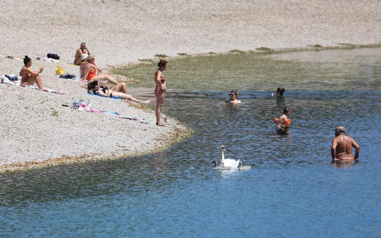 Vruća subota: Zgodna dama ukrala pažnju na Jarunu, a na &scaron;pici snimljena Franka Batelić s djecom