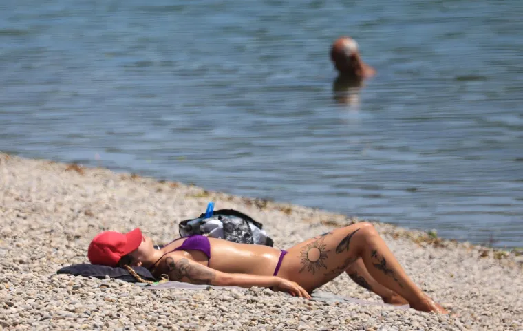 Vruća subota: Zgodna dama ukrala pažnju na Jarunu, a na &scaron;pici snimljena Franka Batelić s djecom
