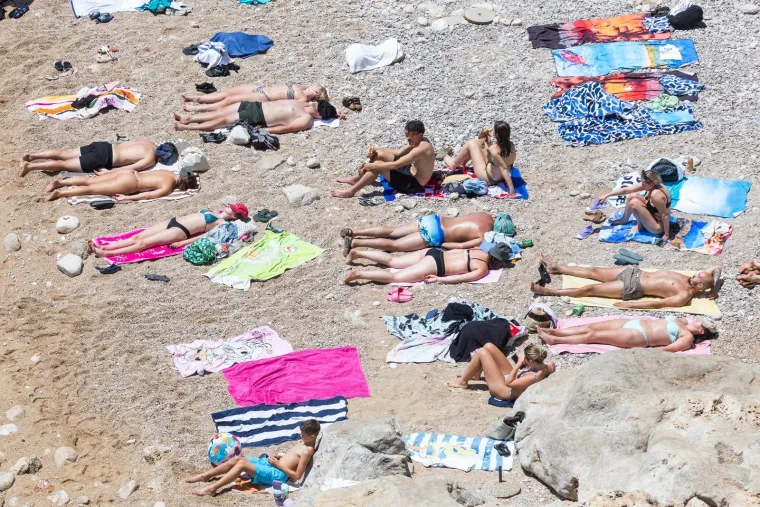 More je danas glavno okupljali&scaron;te, blago onima koji su tamo! Ovo su scene iz Splita i Dubrovnika