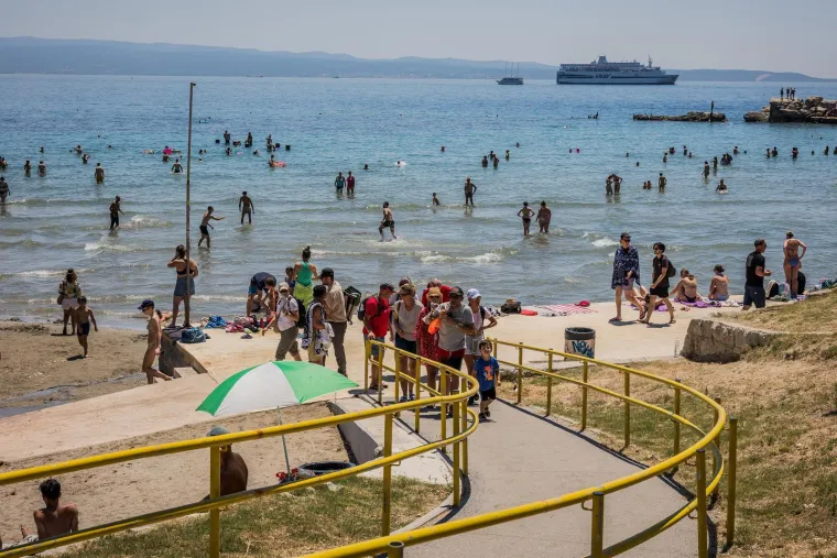 More je danas glavno okupljali&scaron;te, blago onima koji su tamo! Ovo su scene iz Splita i Dubrovnika