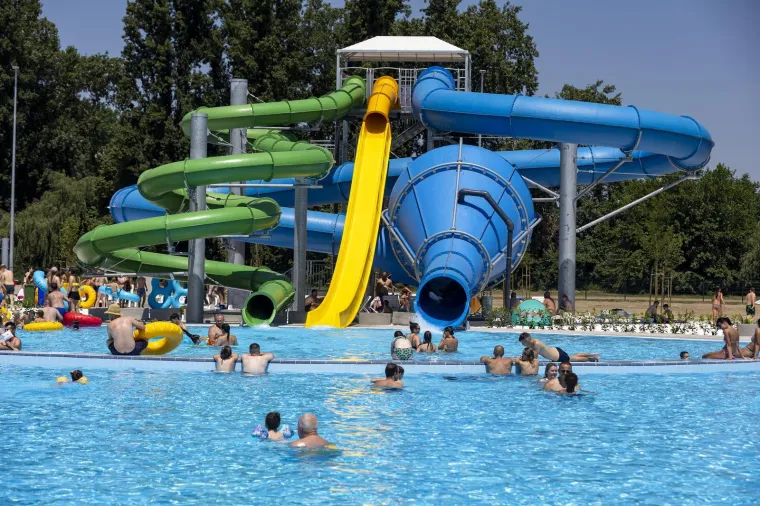 Paklene vrućine, a plaže se pune: Pogledajte kako je izgledao prvi dan ljeta diljem Hrvatske