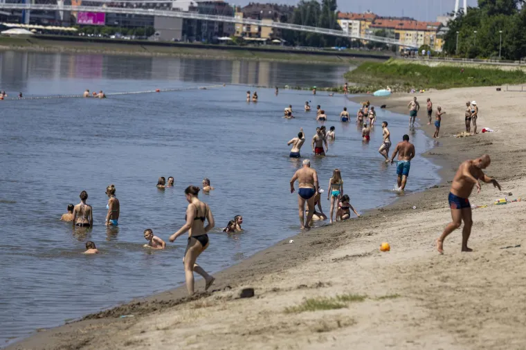Paklene vrućine, a plaže se pune: Pogledajte kako je izgledao prvi dan ljeta diljem Hrvatske