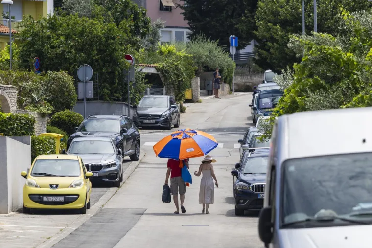 Paklene vrućine, a plaže se pune: Pogledajte kako je izgledao prvi dan ljeta diljem Hrvatske