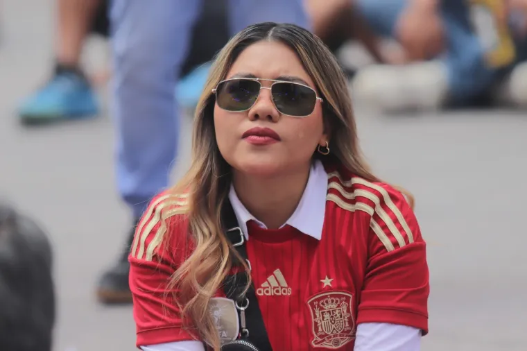 Navijačice plijenile pažnju i 11. dana SP-a: Pozornost ukrala misteriozna brineta