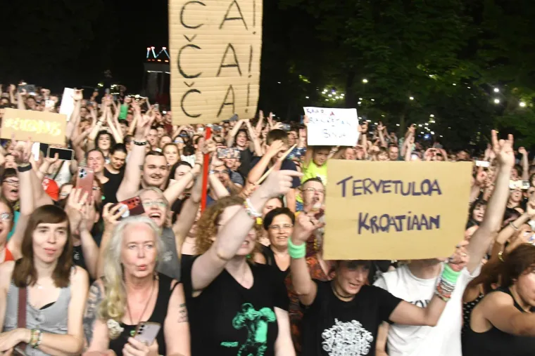 Tisuće fanova pjevalo zajedno: Baby Lasagna i K&auml;&auml;rij&auml; priredili spektakl u Bjelovaru!