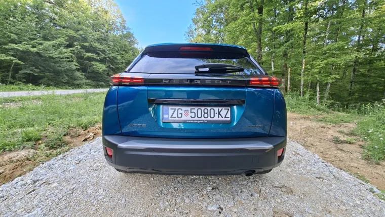 &Scaron;minker s karakterom ili najbolji gradski SUV? Vozili smo Peugeot 2008 Hybrid