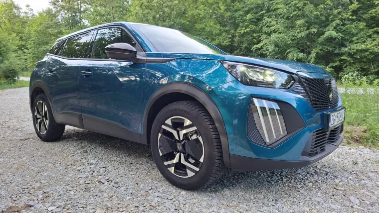 &Scaron;minker s karakterom ili najbolji gradski SUV? Vozili smo Peugeot 2008 Hybrid