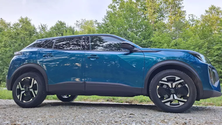 &Scaron;minker s karakterom ili najbolji gradski SUV? Vozili smo Peugeot 2008 Hybrid