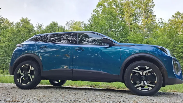 &Scaron;minker s karakterom ili najbolji gradski SUV? Vozili smo Peugeot 2008 Hybrid