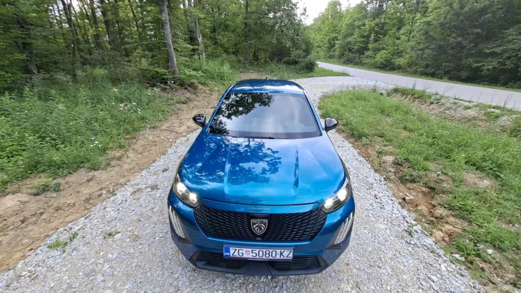 &Scaron;minker s karakterom ili najbolji gradski SUV? Vozili smo Peugeot 2008 Hybrid
