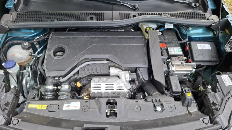 &Scaron;minker s karakterom ili najbolji gradski SUV? Vozili smo Peugeot 2008 Hybrid