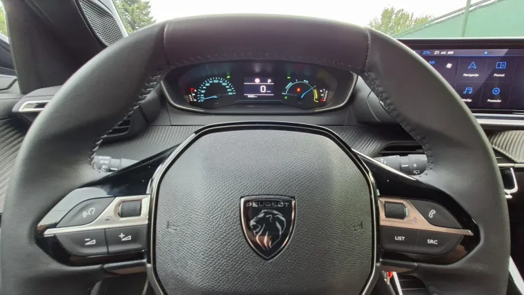 &Scaron;minker s karakterom ili najbolji gradski SUV? Vozili smo Peugeot 2008 Hybrid