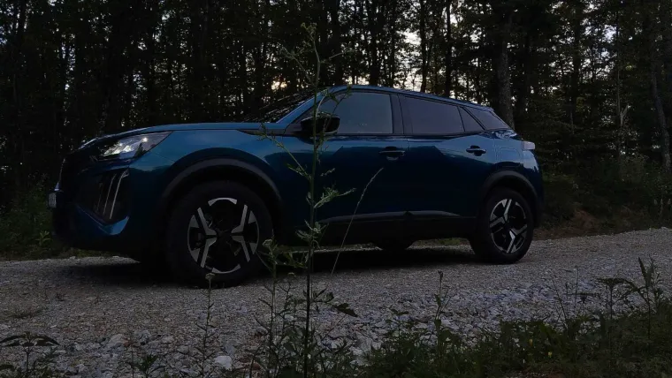 &Scaron;minker s karakterom ili najbolji gradski SUV? Vozili smo Peugeot 2008 Hybrid
