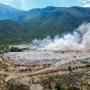 Apokaliptični prizori iznad Mostara: Eksplozije i gusti dim progutali deponij, poznat uzrok požara?