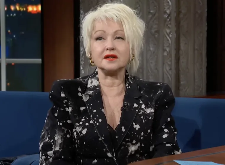 &Scaron;arenom kosom i ludim outfitom žarila 80-ih, Madonna joj zavidjela, a danas je grli Taylor Swift
