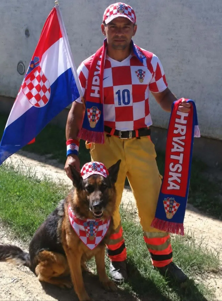 Oni su spremni za tekmu, a vi? Va&scaron;i ljubimci neodoljivi su u bojama Vatrenih