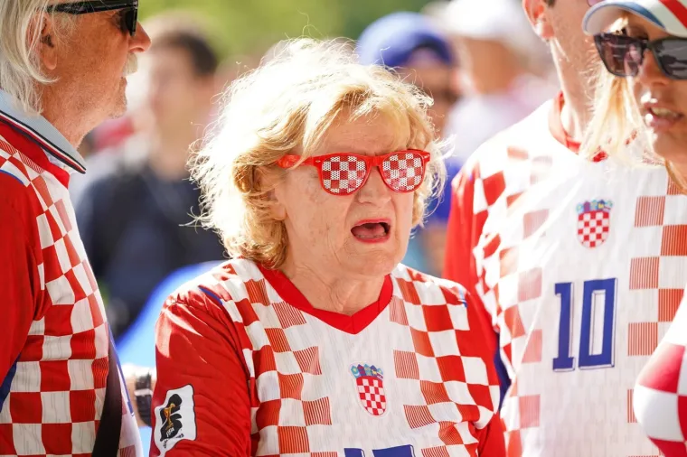Hrvatski navijači napravili show na stadionu: Uz kockice svi gledali i u Ivanu Knoll