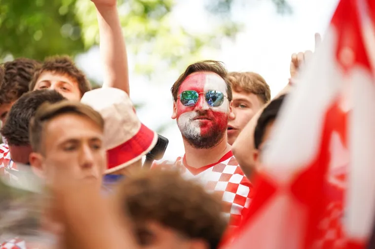Hrvatski navijači napravili show na stadionu: Uz kockice svi gledali i u Ivanu Knoll