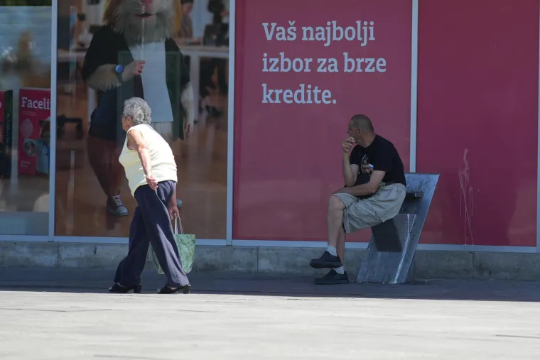 Spas od toplinskog vala: Pogledajte kako se građani kod susjeda hlade na plažama Vrbasa