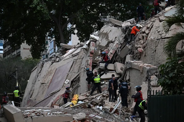 Ove scene obilaze svijet: Jedni traže preživjele, drugi u suzama ne vjeruju &scaron;to se događa