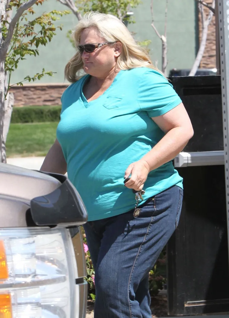 Rodila Michaelu Jacksonu djecu, pobijedila te&scaron;ku bolest pa nestala: Gdje je danas Debbie Rowe?
