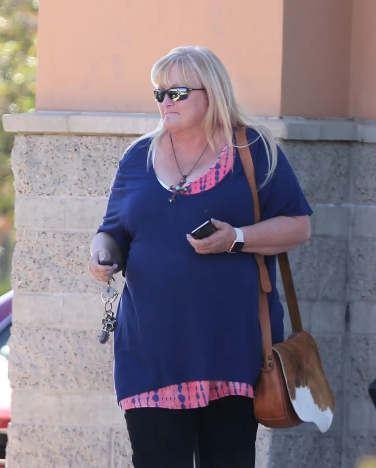 Rodila Michaelu Jacksonu djecu, pobijedila te&scaron;ku bolest pa nestala: Gdje je danas Debbie Rowe?