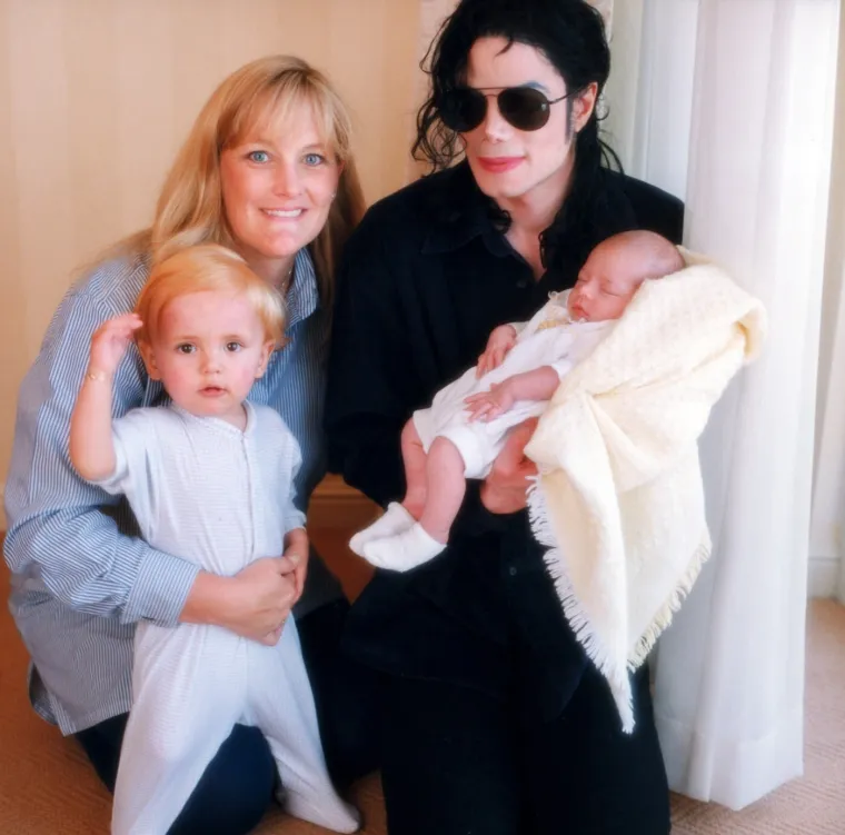 Rodila Michaelu Jacksonu djecu, pobijedila te&scaron;ku bolest pa nestala: Gdje je danas Debbie Rowe?