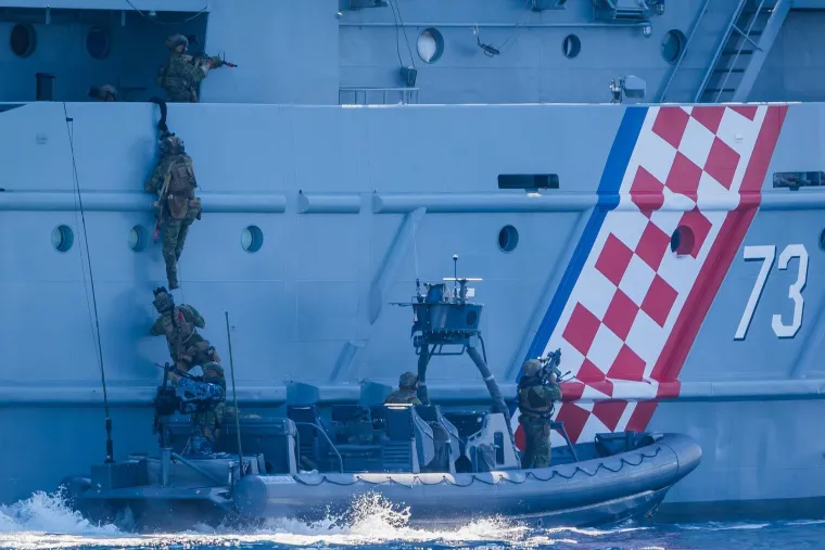 Vi&scaron;e od 3000 vojnika, Rafalei i ratni brodovi: Pogledajte veliku vojnu vježbu na Jadranu!
