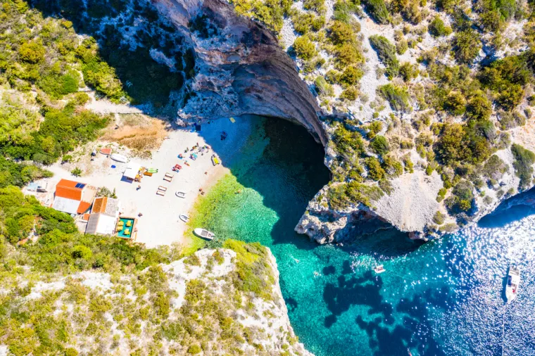 Svjetski mediji bruje o ovih 14 najljep&scaron;ih hrvatskih plaža: Skrivaju vi&scaron;e od sunca i mora