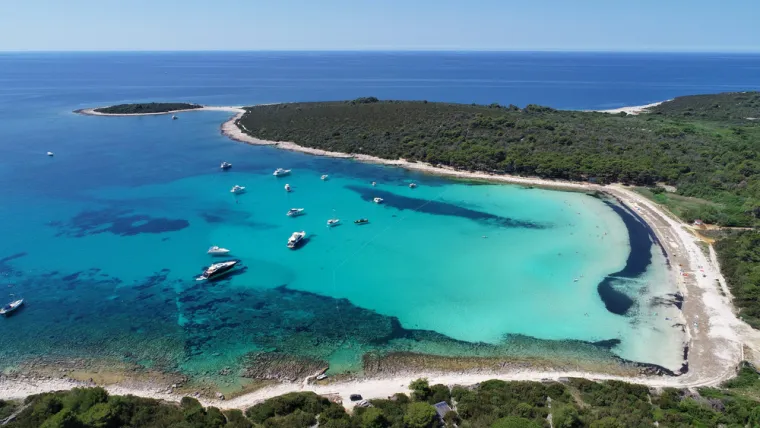 Svjetski mediji bruje o ovih 14 najljep&scaron;ih hrvatskih plaža: Skrivaju vi&scaron;e od sunca i mora