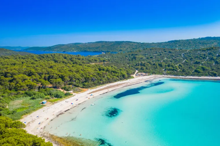 Svjetski mediji bruje o ovih 14 najljep&scaron;ih hrvatskih plaža: Skrivaju vi&scaron;e od sunca i mora