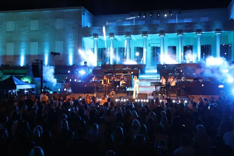 Suze, emocije i najveći hitovi: Pogledajte kako je Jelena Rozga priredila koncert za pamćenje